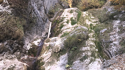 Pont de l,a cascade_petit